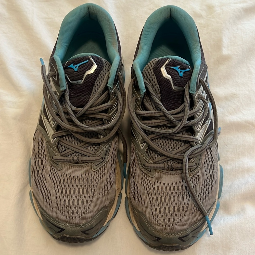 Mizuno Wave running shoe